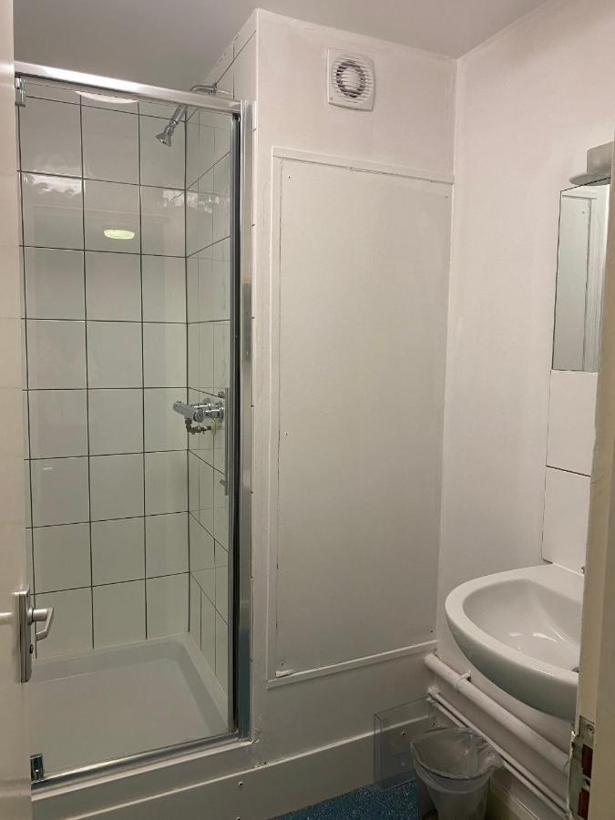 Charming Rooms For Students Only, Cricklewood Lane - Sk ลอนดอน ภายนอก รูปภาพ